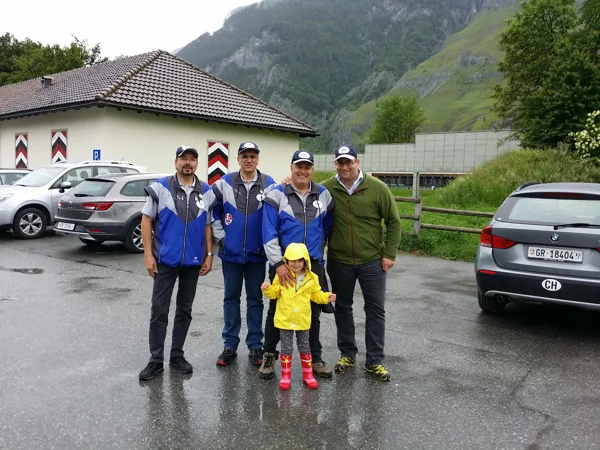 Il gruppo 25 m 2016 con mascotte
