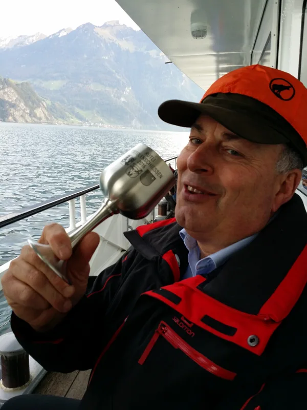 Una buona bevuta dal calice della vittoria!